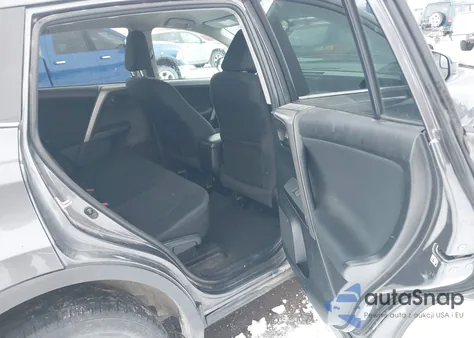 2016 Toyota Rav4 Le z USA, uszkodzony, nr VIN 2T3BFREV2GW536891